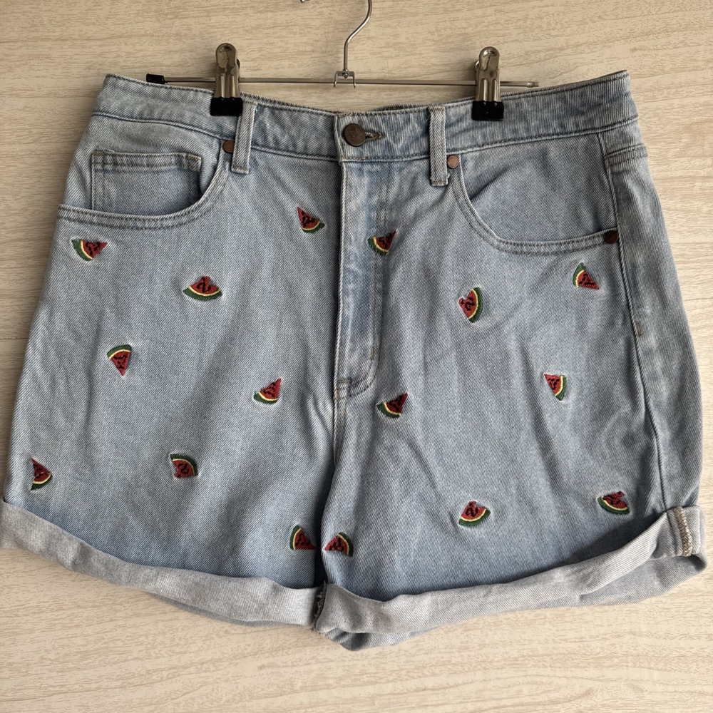 Tinsel Light Wash High Waist Embroidered Watermelons Sz 30